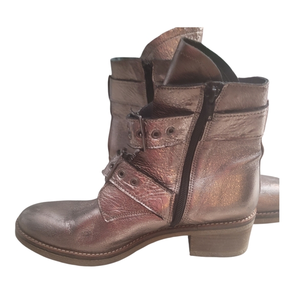 Eric Michael, Justina, Metallic Boot, Size 40 (81/2-9) - Picture 4 of 9